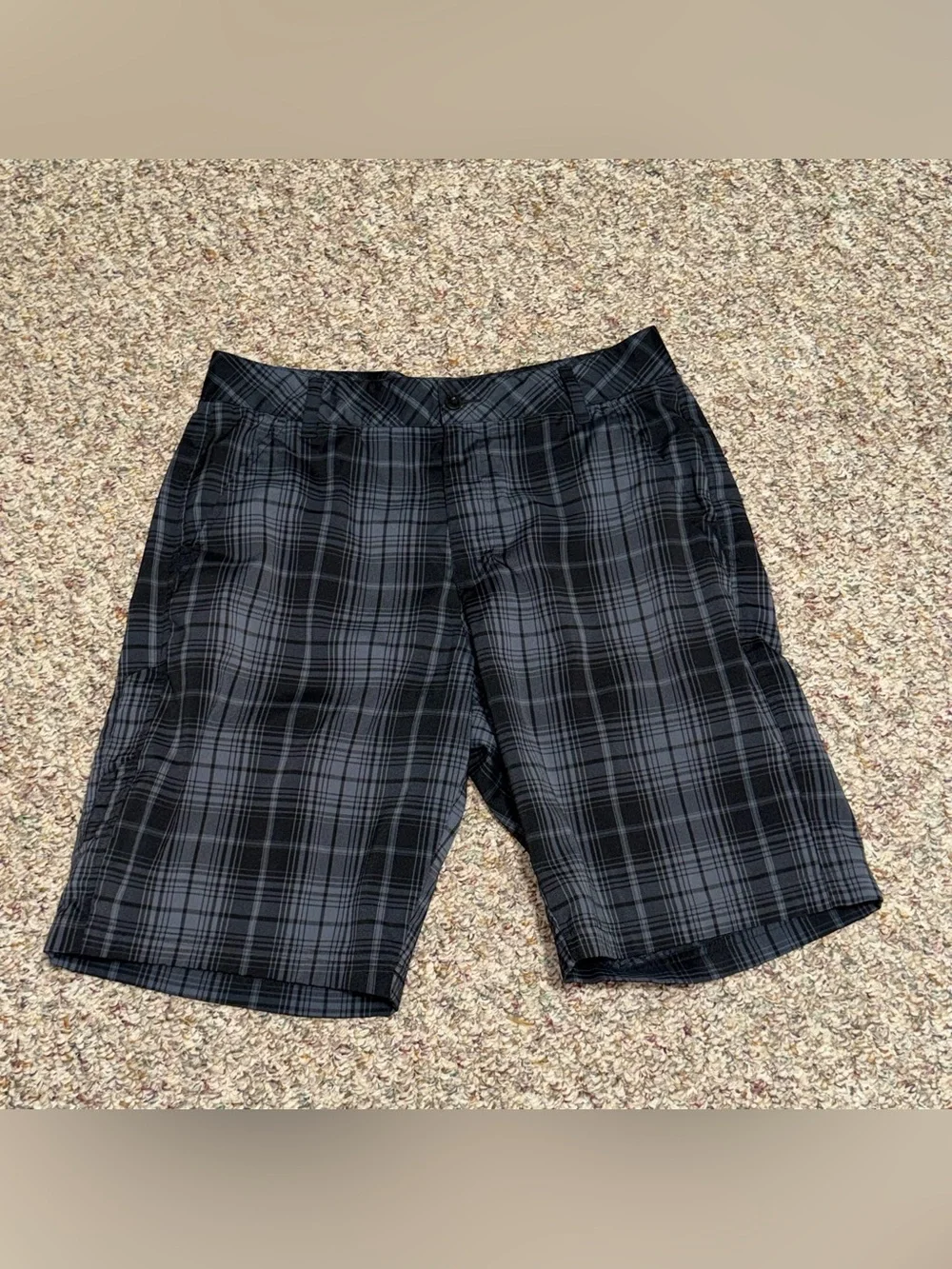 Fila golf Men's size 32 shorts Black and Gray Plaid Flat‎ Front Shorts